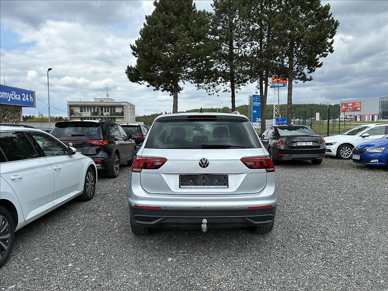 Volkswagen Tiguan 2,0 TAŽNÉ,KAMERA,HEAD-UP - fotka 5 z 31