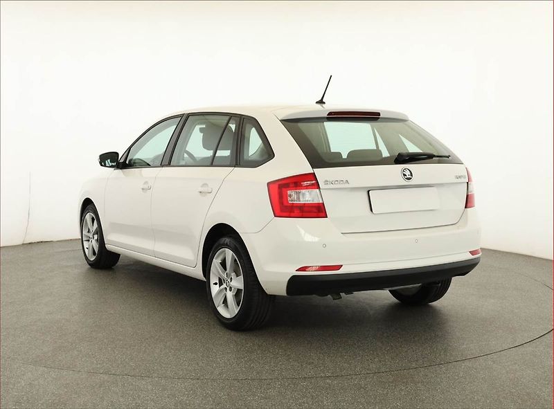 Škoda Rapid (2015) Spaceback 1.2 TSI, Tempomat - fotka 4 z 17