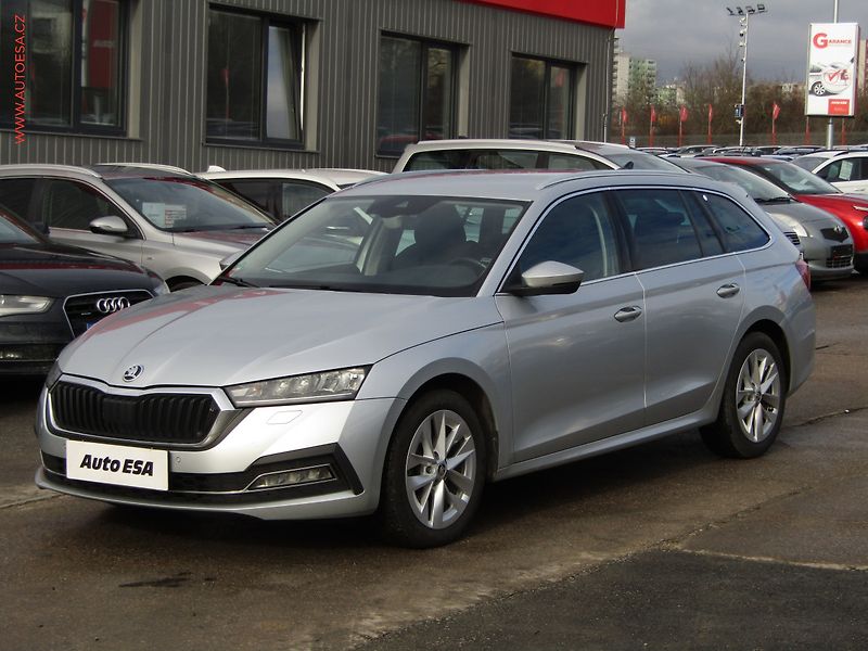 Škoda Octavia (2021) 2.0TDi, Ambition, LED - fotka 3 z 22