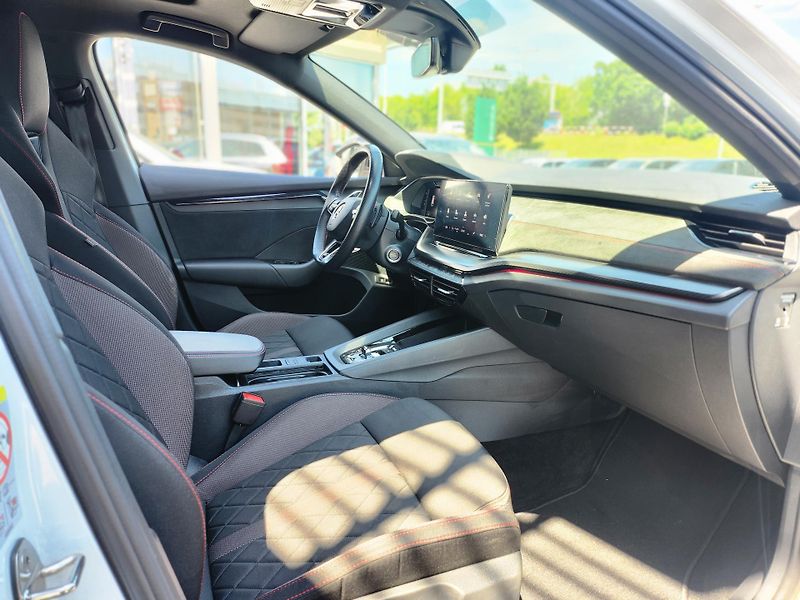 Škoda Octavia RS 2.0 TDI 147 kw DSG 4x4 Comb - fotka 8 z 26