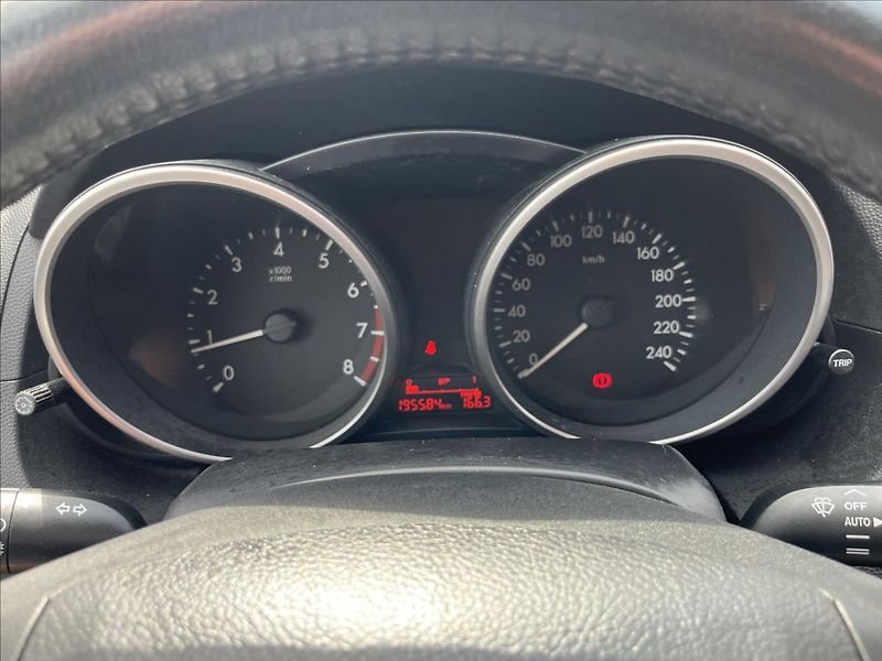 Mazda 5 1,8 i 7.MÍST KLIMA SERVIS - fotka 22 z 41