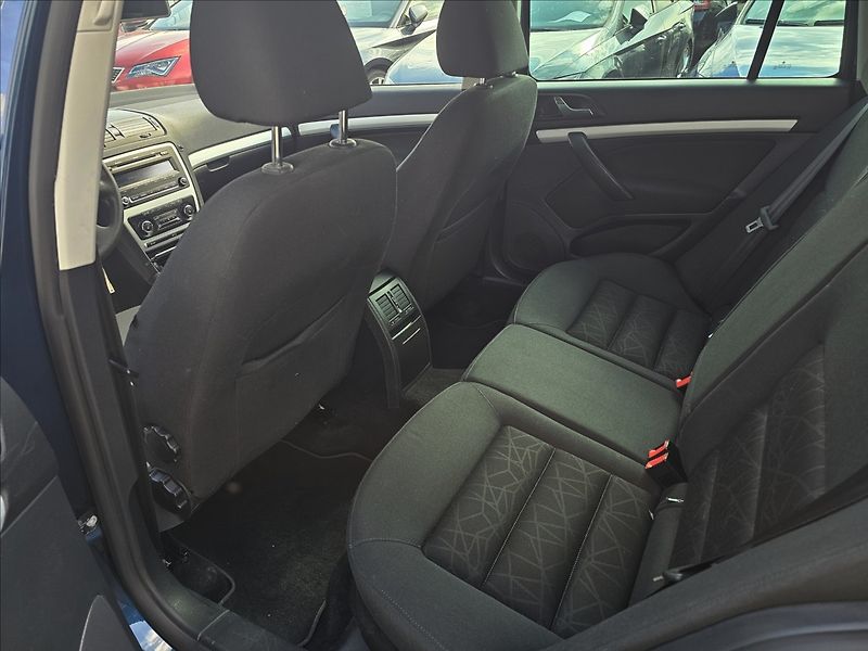 Škoda Octavia II 1,2TSi 77KW Family - fotka 24 z 46
