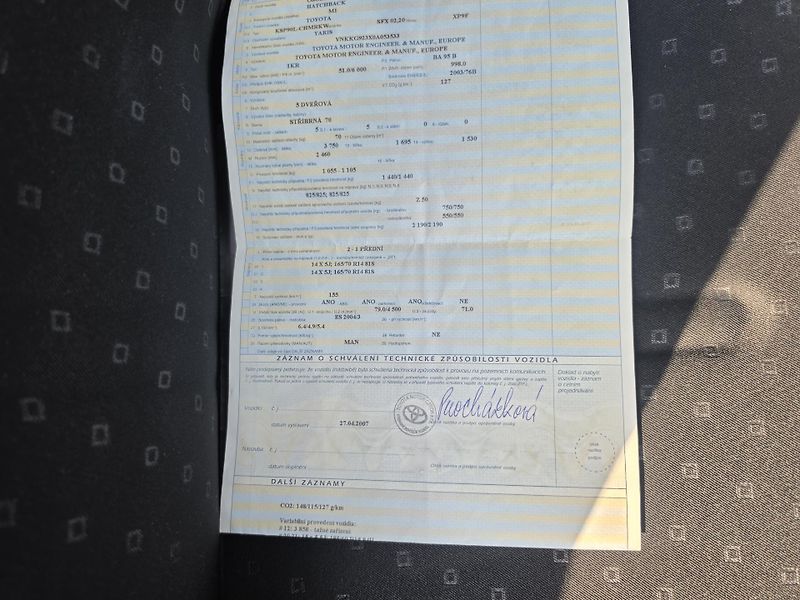 Toyota Yaris 1.0 VVTi klimatizace  - fotka 17 z 20