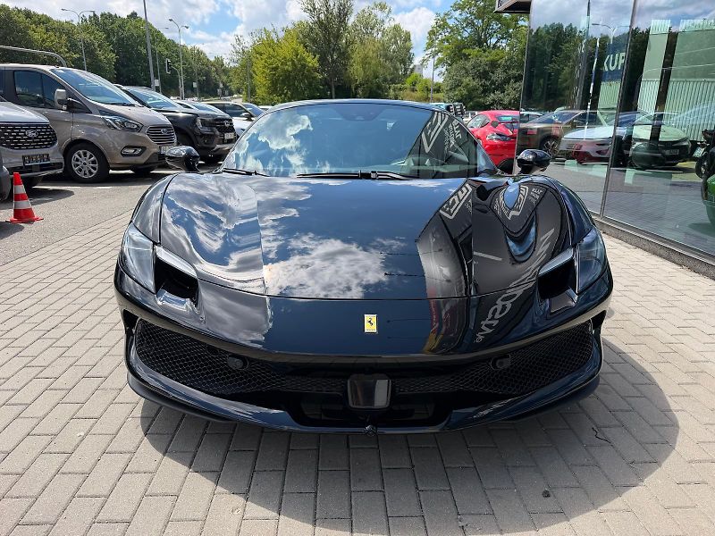 Ferrari 296 GTS (2025) - fotka 2 z 12