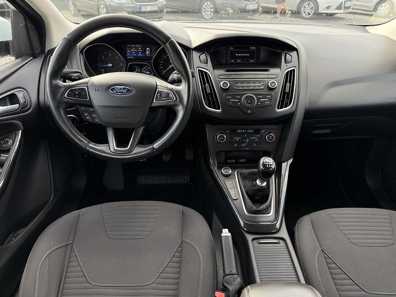 Ford Focus 1.5TDCi 88kW ČR - fotka 11 z 18