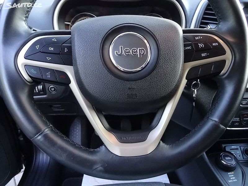 Jeep Cherokee 2.0/103kW MultiJet 4x4(Manual) - fotka 21 z 29
