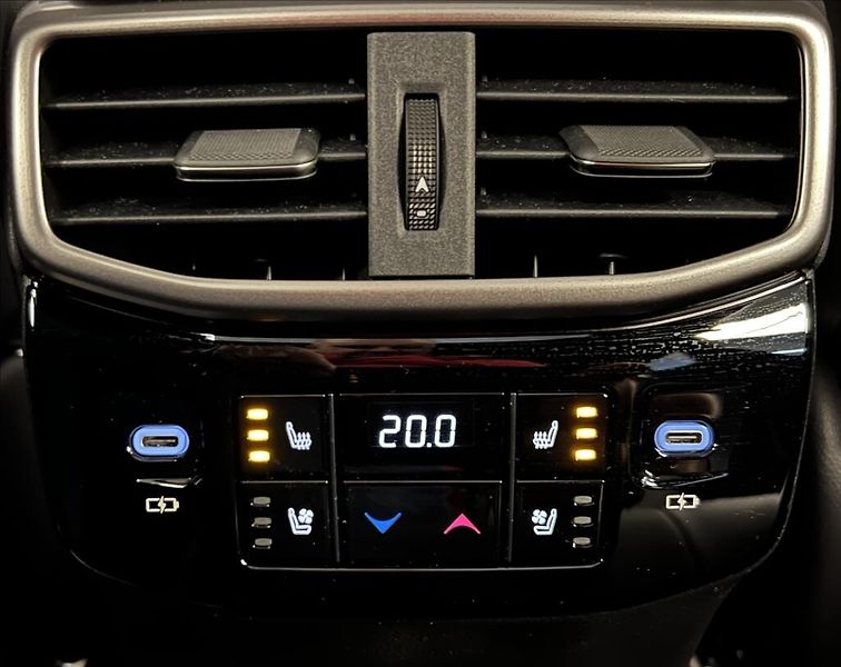 Lexus RX 500h 2,4 HEV F SPORT PLUS PANORAMIC - fotka 18 z 22
