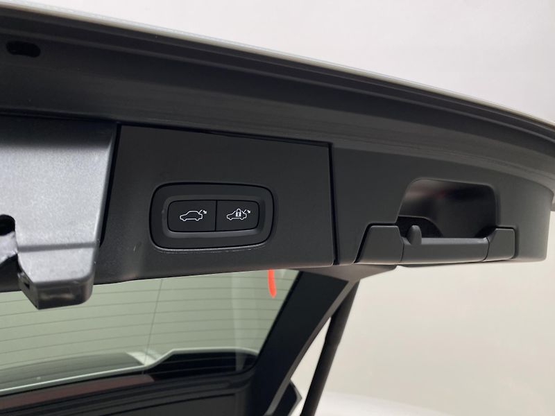 Volvo V90 B4 BRIGHT PLUS AUT - fotka 35 z 63