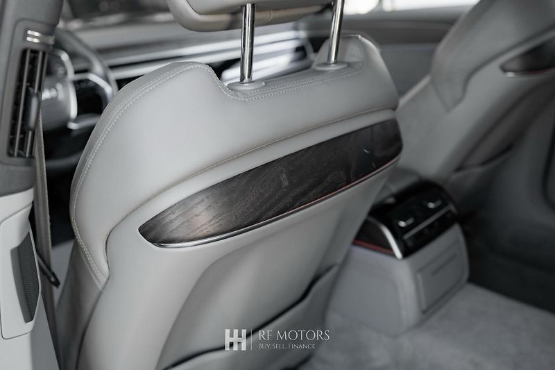 Audi A8 (2020) A8 L 50 TDI quattro 210kW - fotka 31 z 40