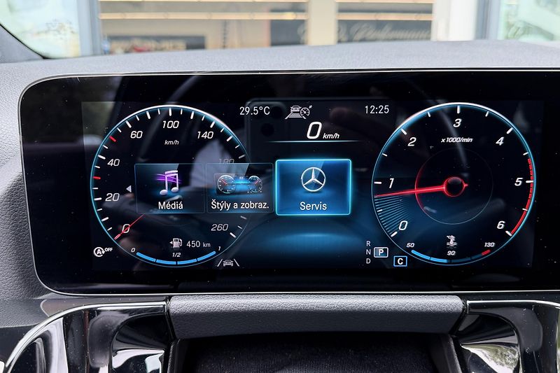 Mercedes-Benz GLA (2021) GLA 220d 4Matic AMG Line - fotka 78 z 121