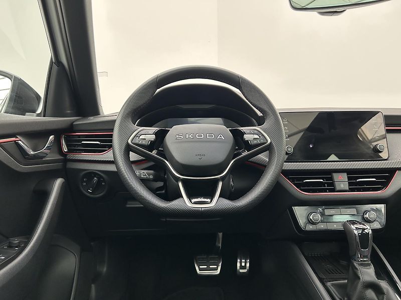 Škoda Kamiq 1.5 TSI Monte Carlo - fotka 30 z 30