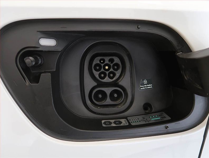 Volkswagen ID.4 (2021) Pro Perf. (82 kWh), SoH 92% - fotka 27 z 28