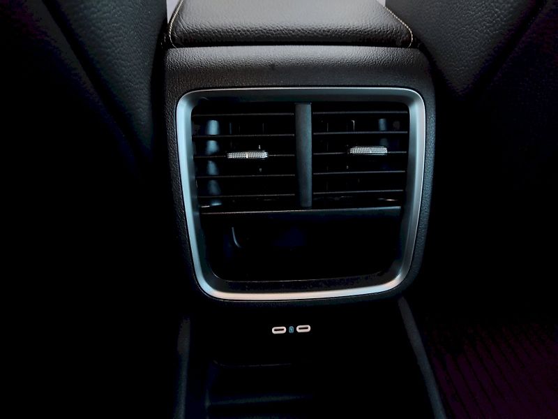 Škoda Octavia (2025) Combi Top Selection 1,5 Tsi 11 - fotka 28 z 38