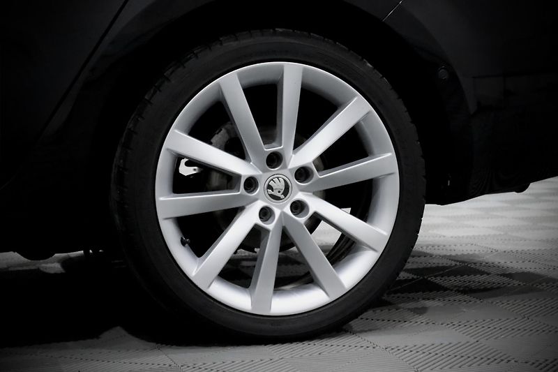 Škoda Octavia 3 Combi 1.4 TSI 110 kW DSG - fotka 8 z 36