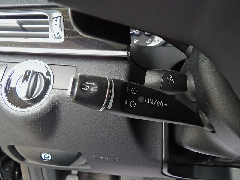 Mercedes-Benz Třídy E 350d 4Matic Airmatic TZ 360° - fotka 19 z 37