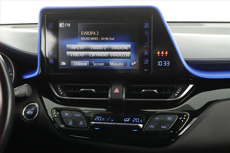 Toyota C-HR (2017) 1.2 Turbo, Automat, Navi - fotka 13 z 16