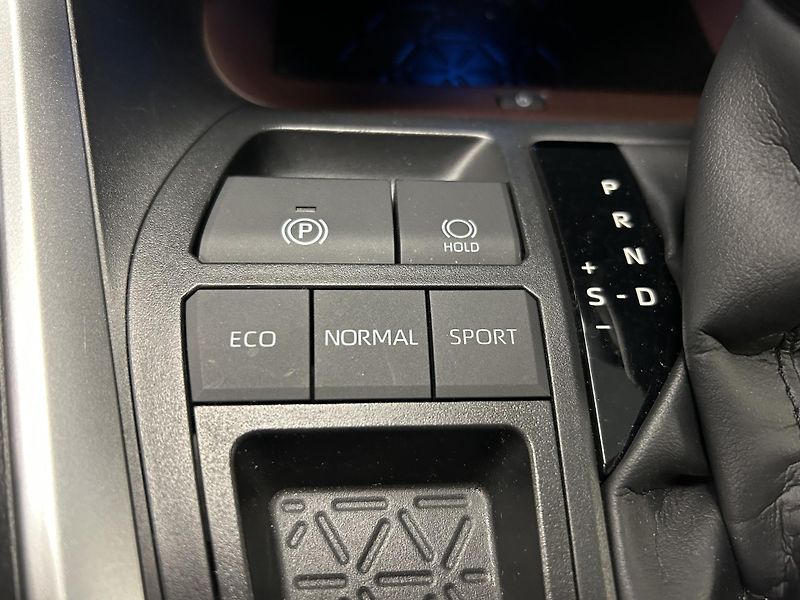Toyota RAV4 (2024) 2.5 Hybrid EXECUTIV e-CVT 360° - fotka 7 z 37