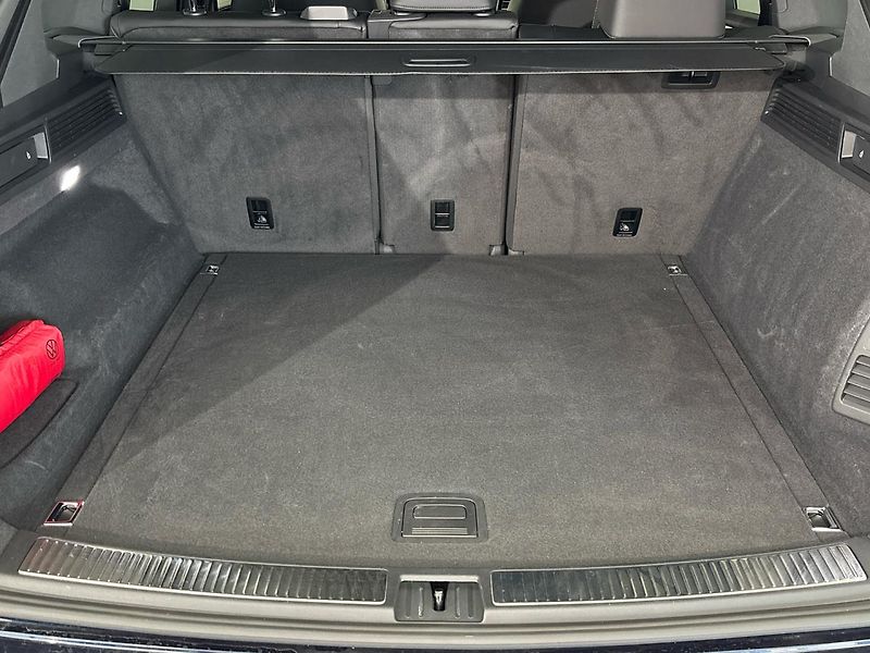 Volkswagen Touareg R-Line 4MOT - fotka 10 z 33