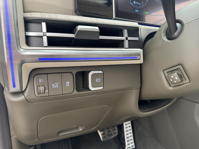 Hyundai Santa Fe 1.6*Hybrid*132kw*DPH*Vybava* - fotka 9 z 48