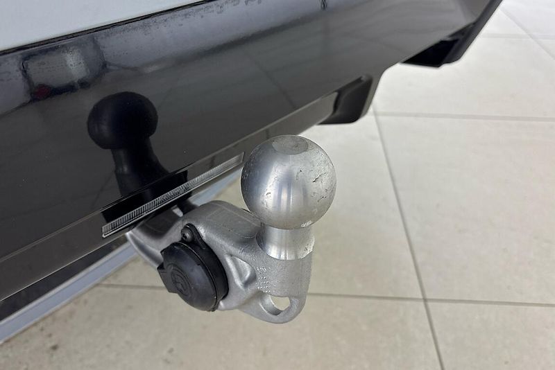 BMW Řada 5 řady 5 | 520d xDrive - fotka 16 z 19