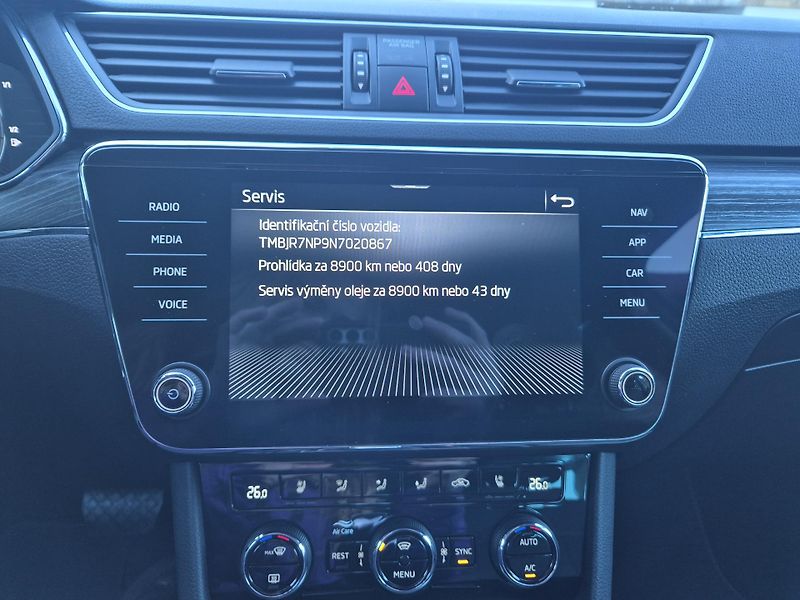 Škoda Superb Combi 2,0TDi 147kw DSG 17ALU - fotka 22 z 41
