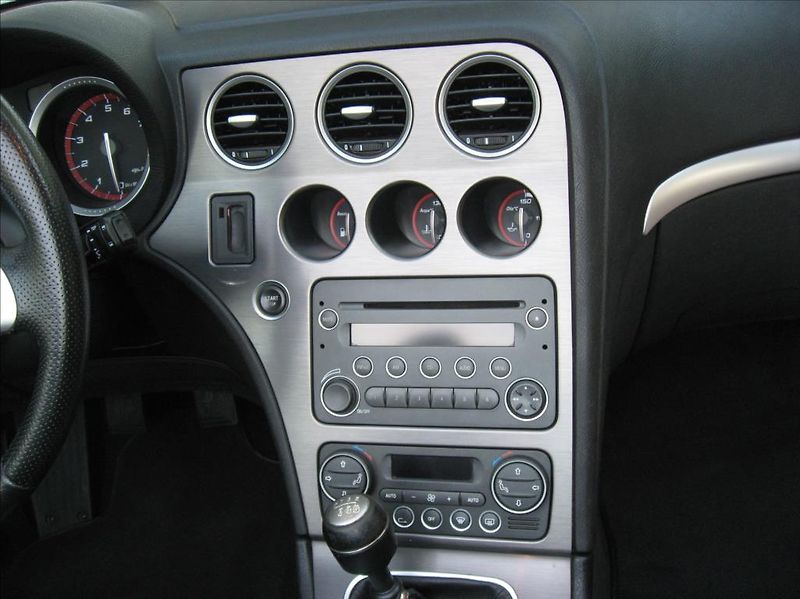 Alfa Romeo Spider 2,2 JTS 185PS  Exclusive - fotka 27 z 46