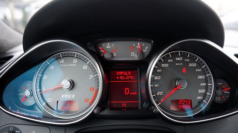 Audi R8 4.2 TFSI/Quattro/ČR/520PS !!!! - fotka 30 z 34