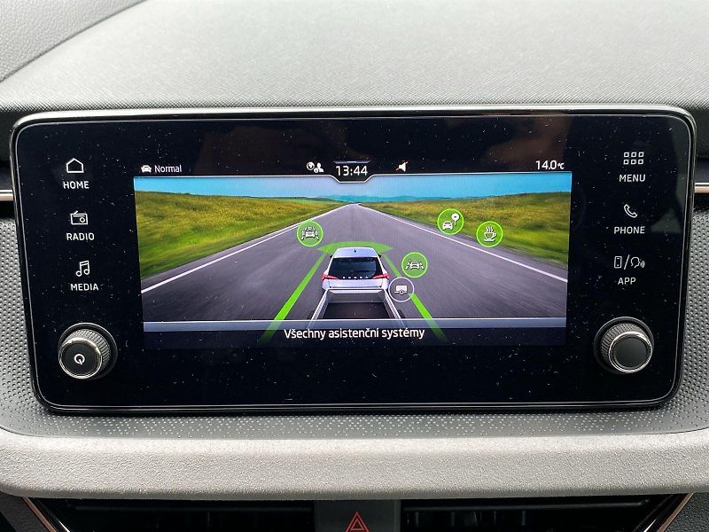 Škoda Scala (2025) 1.0 TSI Top Selection - fotka 16 z 35