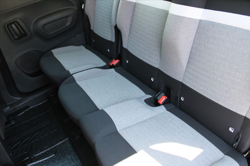 Citroën Berlingo 1,5 HDi  ČR,1.MAJITEL,DPH,XL - fotka 21 z 35