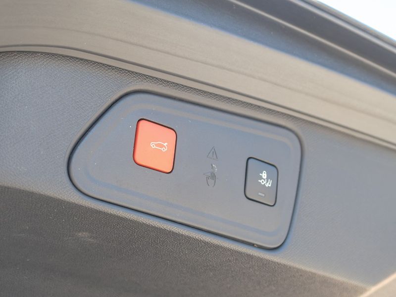 Peugeot 3008 (2021) ČR 1.2T 96KW LED – CEBIA - fotka 49 z 57