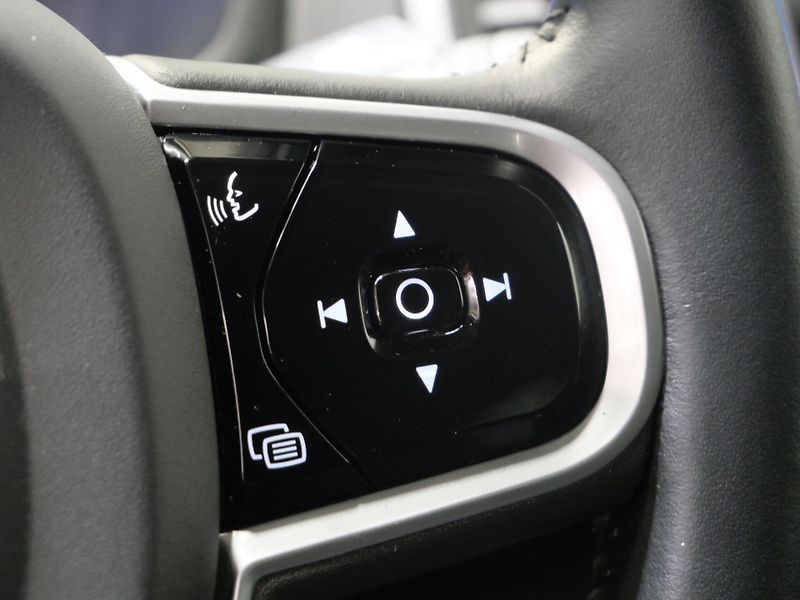 Volvo XC90 - fotka 16 z 27