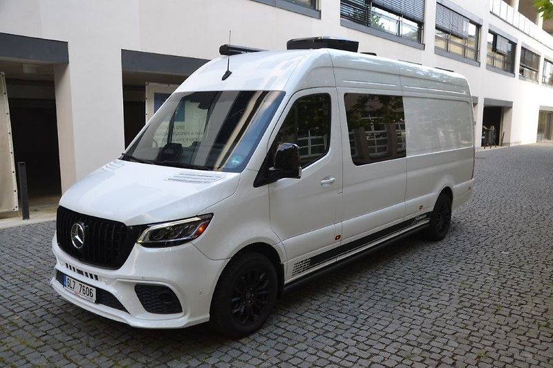 Mercedes-Benz Sprinter 319 Camper Family - fotografie inzerátu