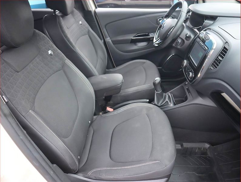Renault Captur (2017) 0.9 TCe, Serv.kniha, Navi - fotka 9 z 19