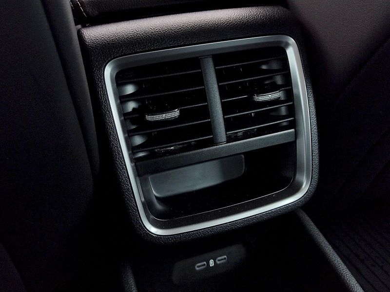 Škoda Octavia (2024) Top Selection 1,5 Tsi 110 Kw D - fotka 26 z 36