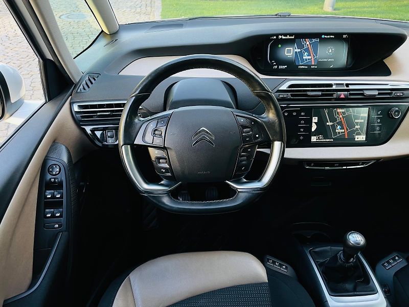 Citroën Grand C4 Picasso 2.0HDi MANUÁL KAMERA TAŽNÉ - fotka 22 z 48