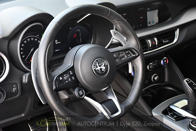 Alfa Romeo Stelvio 2.0T 16V 206kW VELOCE AT8 Q4 - fotka 18 z 44