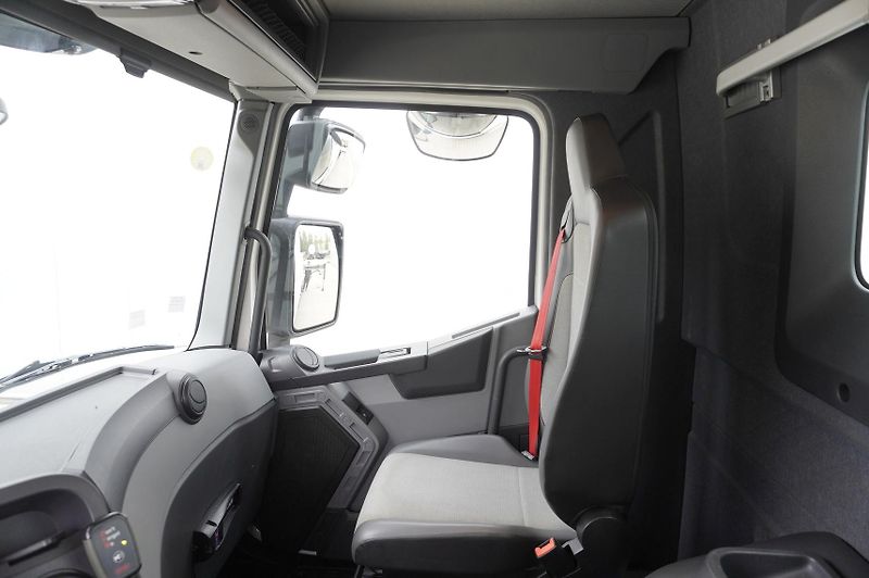 Renault (2022) C380 DTI 11 6x4 / Fassi F235A. - fotka 16 z 24
