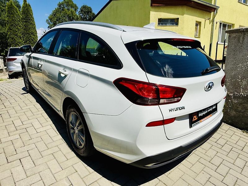 Hyundai i30 (2022) 1,5i 81kW CVVT COMFORT Koup.ČR - fotka 14 z 16