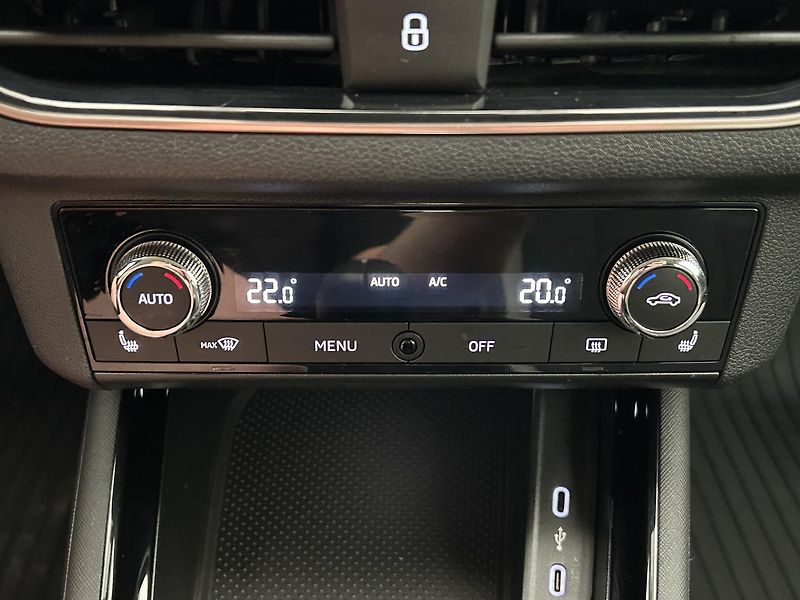 Škoda Kamiq 1.5 TSI Style - fotka 17 z 26