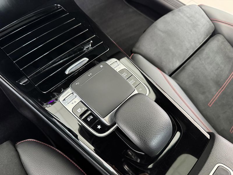 Mercedes-Benz Třídy A 200 AMG AUT*Panorama*Distronic - fotka 25 z 39