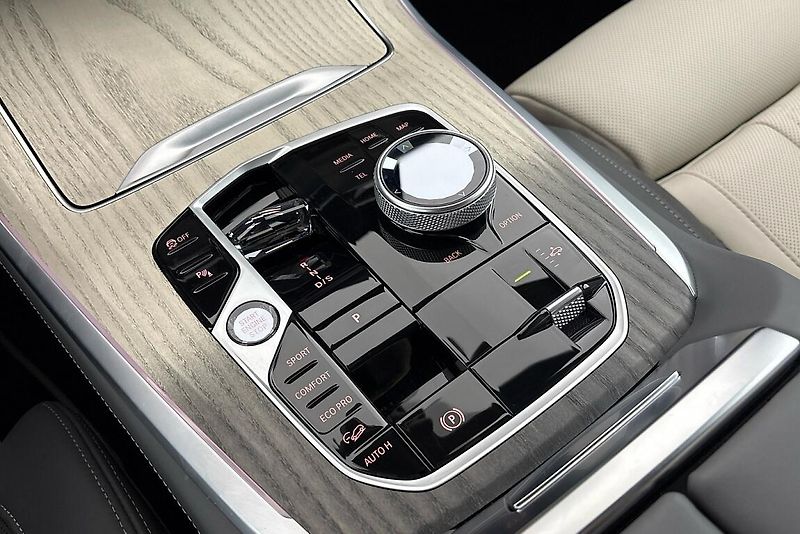 BMW X5 xDrive30d - fotka 26 z 28