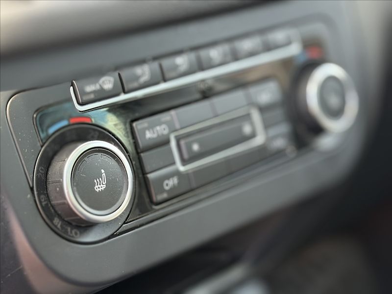 Volkswagen Tiguan 1,4 TSI PANORAMA, LED, BIXENON - fotka 18 z 36