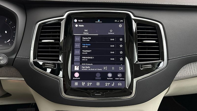 Volvo XC90 2.0 B5 AUT AWD Ultimate Bright - fotka 11 z 36