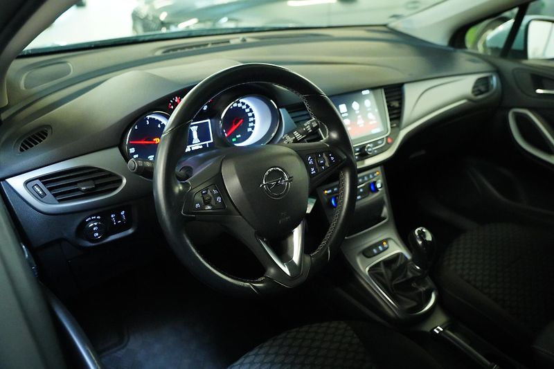 Opel Astra - fotka 14 z 27