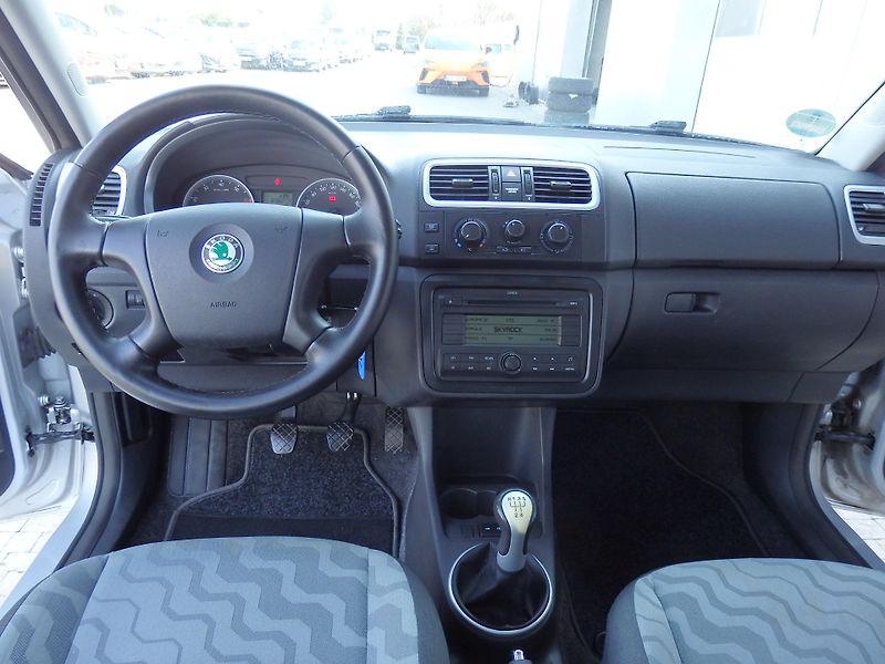 Škoda Fabia 1.4 16V KLIMA, 8x AIRBAG - fotka 11 z 13