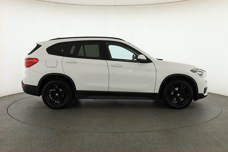 BMW X1 (2016) sDrive18d, Automat, Serv.kniha - fotka 6 z 20