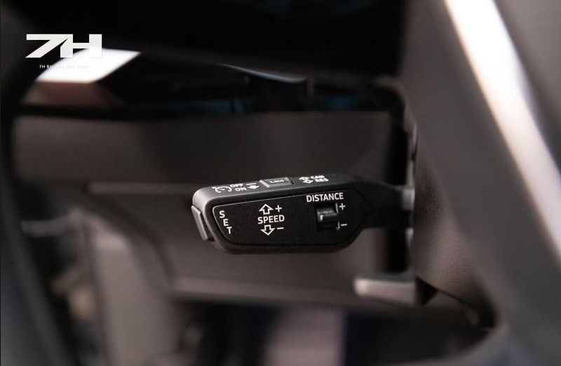 Audi Q8 e-tron 50 Q Kamera Tažné Vzduch LED - fotka 11 z 21