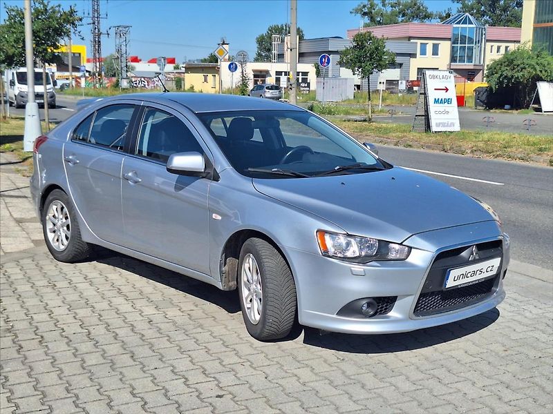 Mitsubishi Lancer 1,6   poctivý komplet servis - fotka 3 z 16