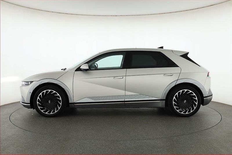 Hyundai Ioniq 5 (2021) Power 4x4, SoH 100% - fotka 3 z 21