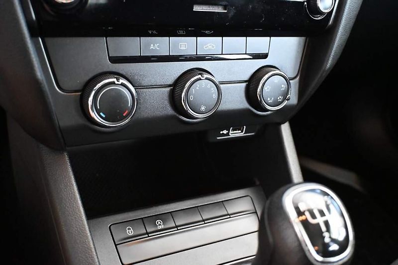 Škoda Octavia (2019) 1.5 ACTIVE 110 KW TSI - fotka 15 z 20